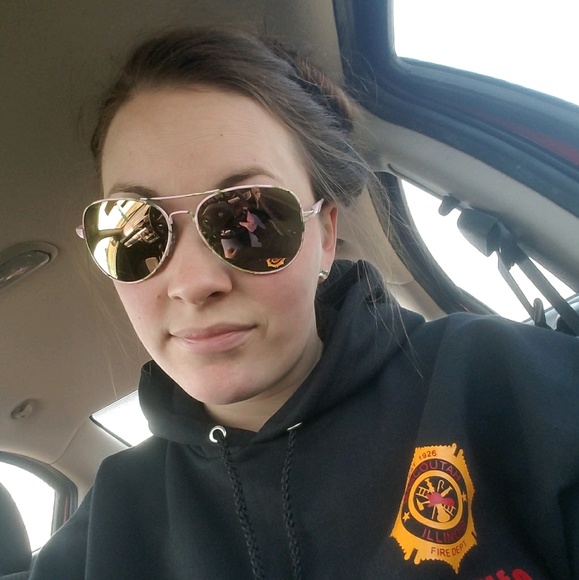 Meet your Posher, Alisha - Picture 1 of 1